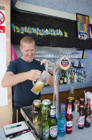 Imagen de la piscina del Apartamentos Jable Bermudas. Foto 16