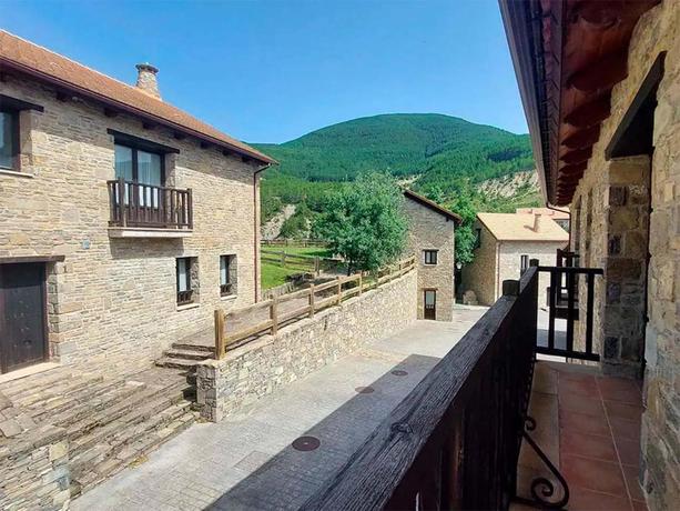 Imagen de los exteriores del Apartamentos Jaca Mirador de Badaguas 3000. Foto 14