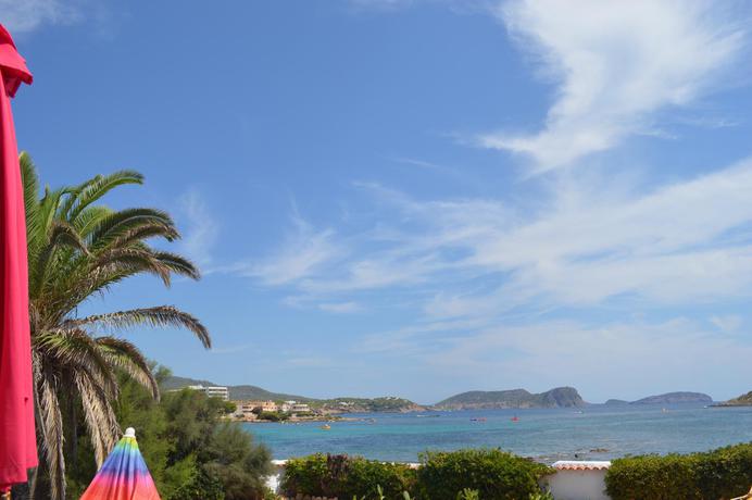 Imagen general del Apartamentos Jacaranda, Playa es Caná. Foto 6