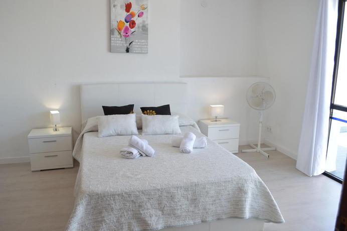 Imagen general del Apartamentos Jacaranda, Playa es Caná. Foto 11