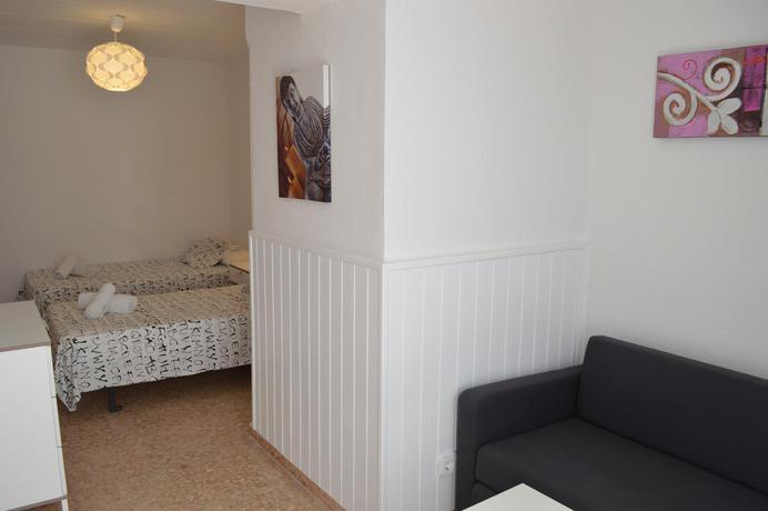 Imagen general del Apartamentos Jacaranda, Playa es Caná. Foto 15