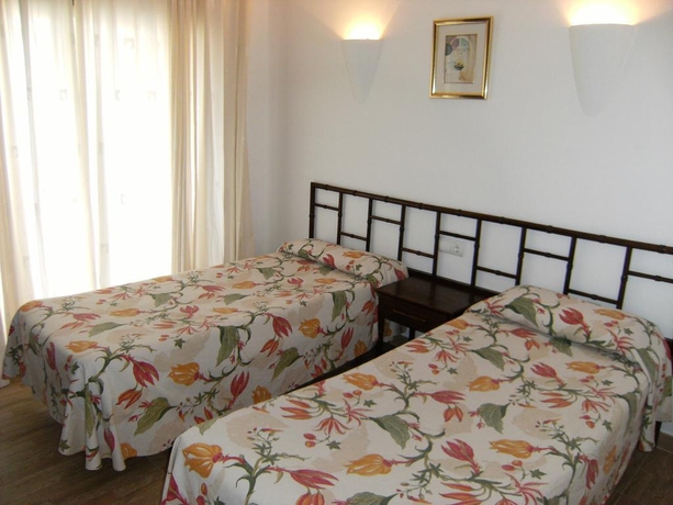 Imagen general del Apartamentos Jademar. Foto 15