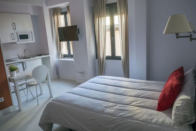 Imagen de la habitación del Apartamentos Jardin de Velarde. Foto 15