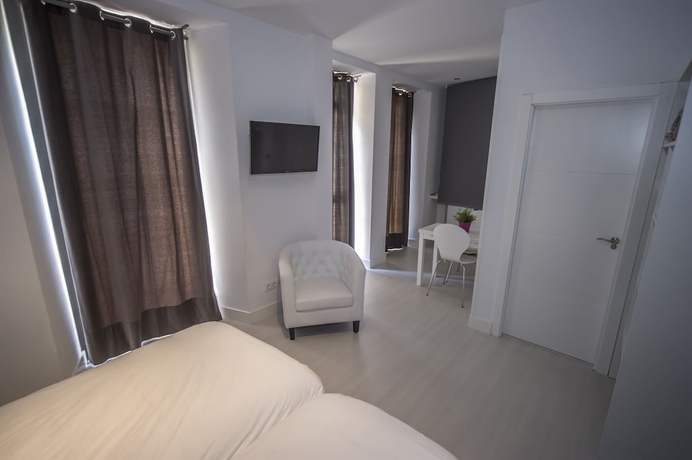 Imagen de la habitación del Apartamentos Jardin de Velarde. Foto 18