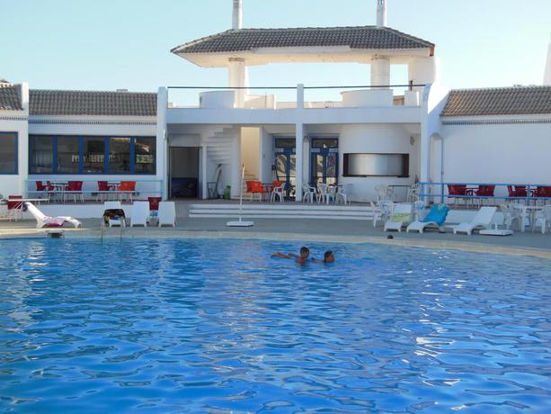 Imagen de la piscina del Apartamentos Jardins Da Balaia Guest Apartment. Foto 12