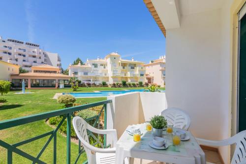 Imagen de la habitación del Apartamentos Jardins Santa Eulalia. Foto 8