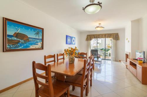 Imagen de la habitación del Apartamentos Jardins Santa Eulalia. Foto 17