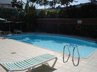 Imagen de la piscina del Apartamentos Judoca Colors Express. Foto 7