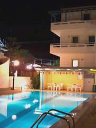 Imagen de la piscina del Apartamentos Katia Maria. Foto 3