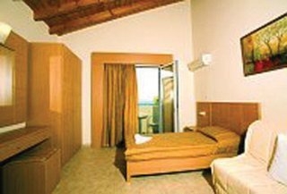Imagen de la habitación del Apartamentos Kefalonia Garden Village. Foto 3