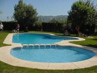 Imagen de la piscina del Apartamentos Kennedy, Benidorm - Playa Levante. Foto 5