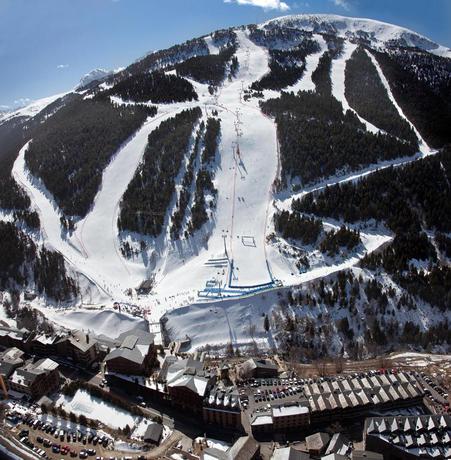 Imagen general del Apartamentos Kione Deusol. Foto 14