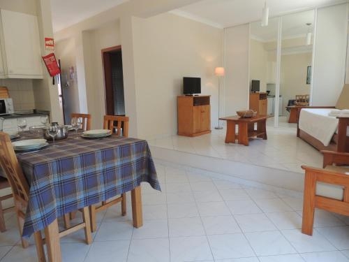 Imagen de la habitación del Apartamentos Kiss - Apartamentos Turísticos, Albufeira. Foto 6