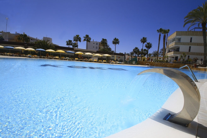 Imagen de la piscina del Apartamentos Koka. Foto 14