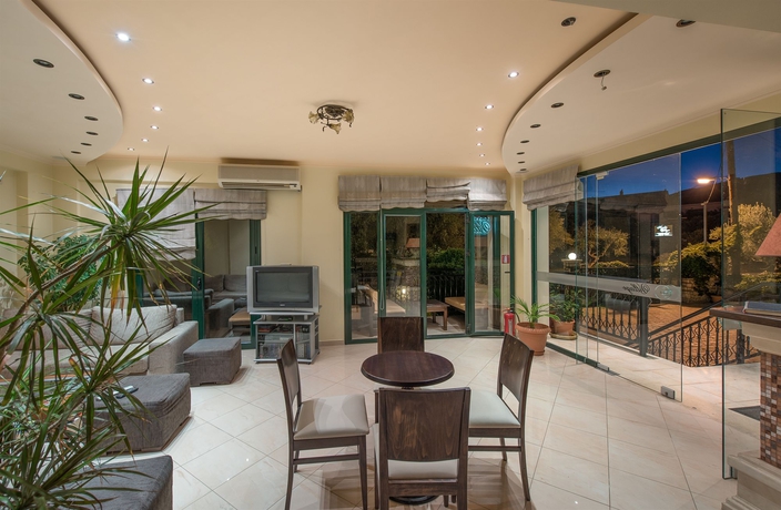 Imagen de los interiores del Apartamentos Kookis Village. Foto 14