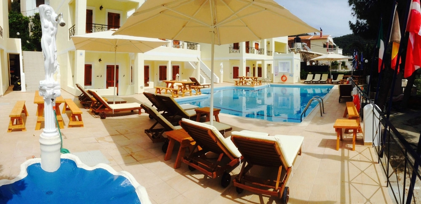 Imagen de la piscina del Apartamentos Kostis Villas. Foto 8