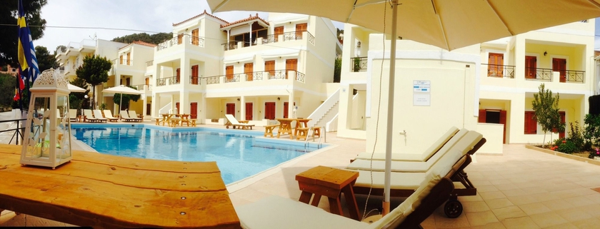 Imagen de la piscina del Apartamentos Kostis Villas. Foto 10