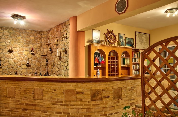 Imagen de los interiores del Apartamentos Kyprianos. Foto 13