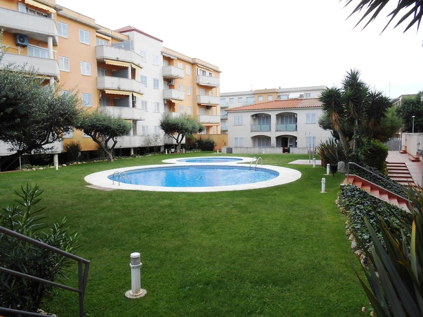 Imagen de la piscina del Apartamentos LITORAL COSTA DORADA - MILLET Only familias. Foto 10