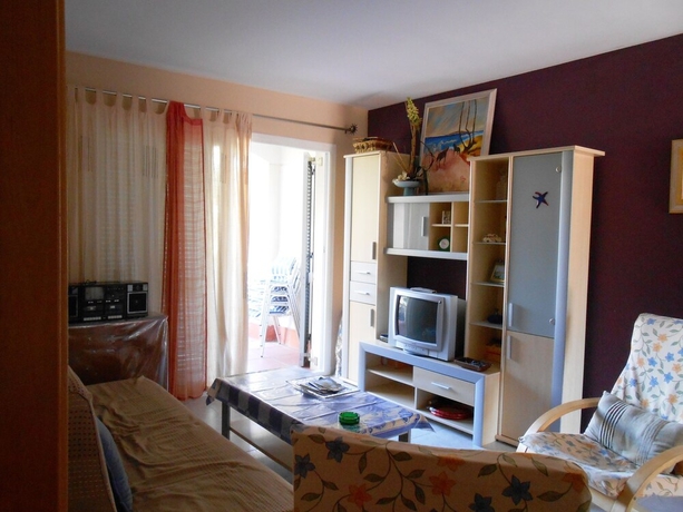 Imagen de los interiores del Apartamentos LITORAL COSTA DORADA - MILLET Only familias. Foto 9