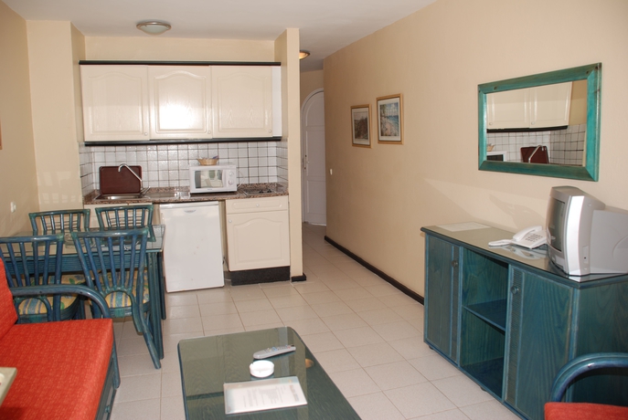 Imagen general del Apartamentos LIVVO Galera Beach. Foto 2