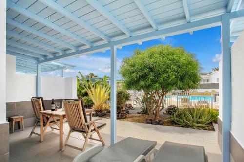 Imagen de la habitación del Apartamentos LIVVO Mar Azul - Adults Only. Foto 20
