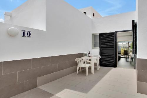 Imagen general del Apartamentos LIVVO Mar Azul - Adults Only. Foto 12