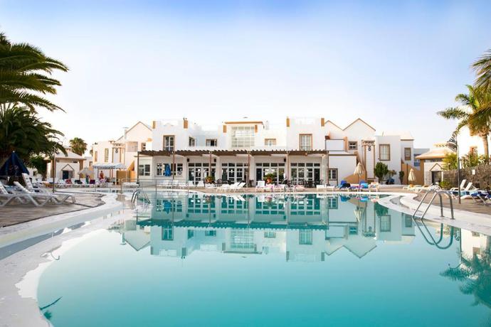 Imagen de la piscina del Apartamentos LIVVO Morromar. Foto 18