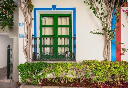 Imagen de la habitación del Apartamentos LIVVO Puerto de Mog&aacute;n, Playa de Mog&aacute;n. Foto 2