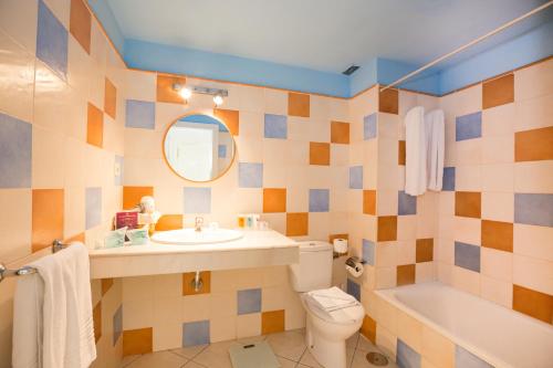 Imagen de la habitación del Apartamentos LIVVO Puerto de Mog&aacute;n, Playa de Mog&aacute;n. Foto 5