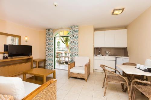 Imagen de la habitación del Apartamentos LIVVO Puerto de Mogán, Playa de Mogan. Foto 8