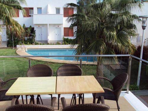 Imagen de los exteriores del Apartamentos La Buganvilla. Foto 9