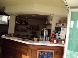 Imagen del bar/restaurante del Apartamentos La Buganvilla. Foto 3