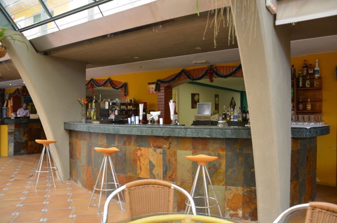 Imagen del bar/restaurante del Apartamentos La Carabela. Foto 5