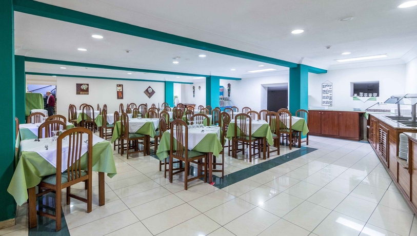 Imagen del bar/restaurante del Apartamentos La Carabela. Foto 9