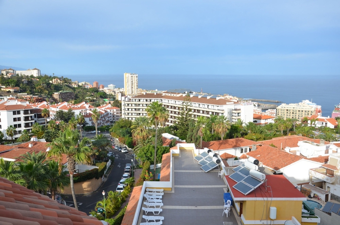 Imagen de los exteriores del Apartamentos La Carabela. Foto 15