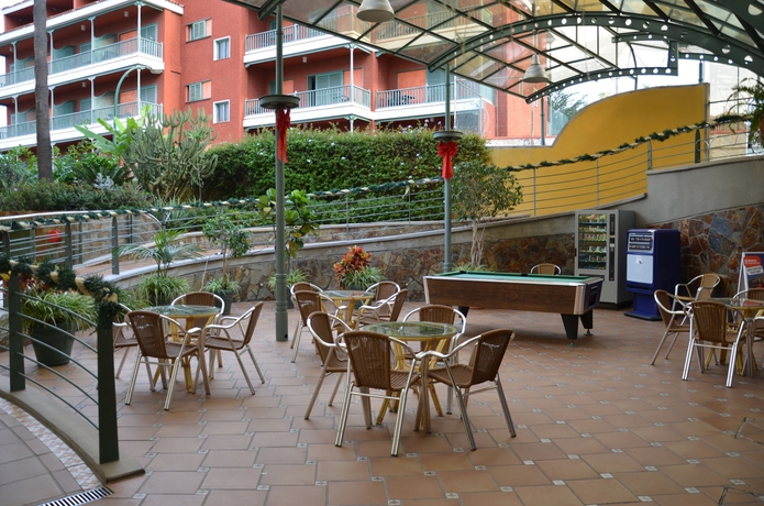 Imagen del bar/restaurante del Apartamentos La Carabela. Foto 11