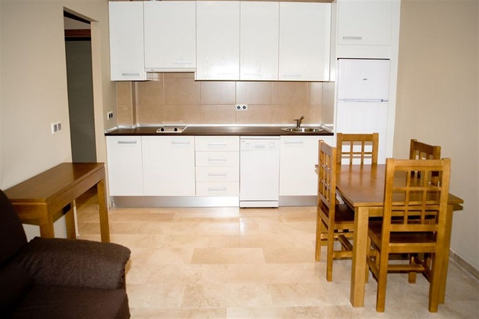 Imagen de la habitación del Apartamentos La Castilleja. Foto 8