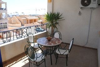 Imagen de la habitación del Apartamentos La Cinuelica. Foto 2