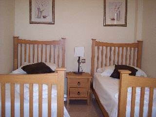 Imagen de la habitación del Apartamentos La Cinuelica. Foto 5