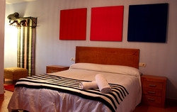 Imagen de la habitación del Apartamentos La Font Vella de Falset. Foto 3