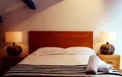 Imagen de la habitación del Apartamentos La Font Vella de Falset. Foto 8