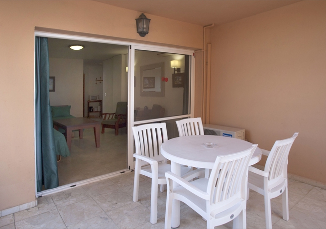 Imagen de los exteriores del Apartamentos La Jabega. Foto 12