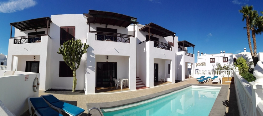 Imagen de la piscina del Apartamentos La Laguneta. Foto 10