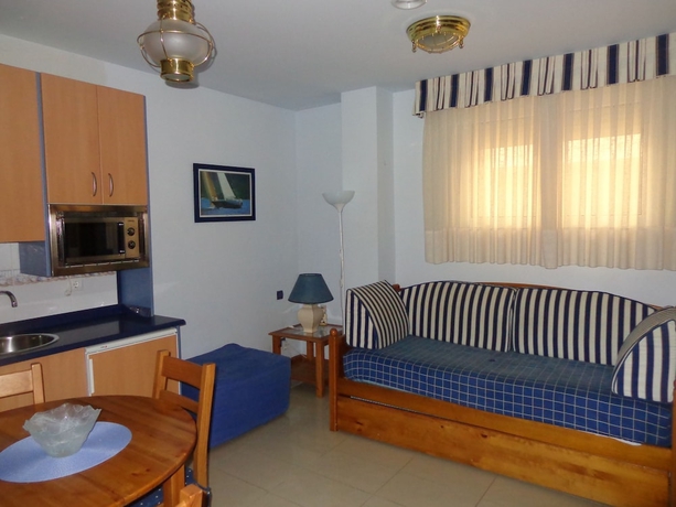 Imagen de la habitación del Apartamentos La Marina, Laredo. Foto 3