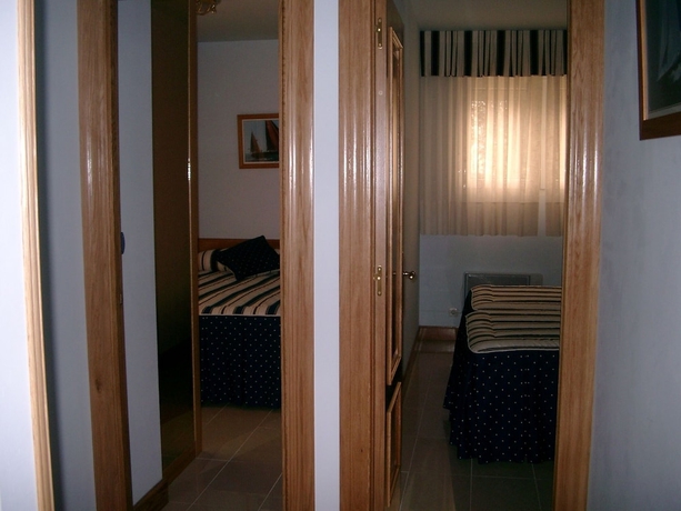 Imagen de la habitación del Apartamentos La Marina, Laredo. Foto 5
