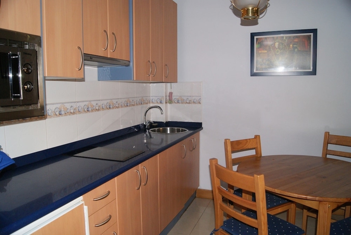 Imagen de la habitación del Apartamentos La Marina, Laredo. Foto 7