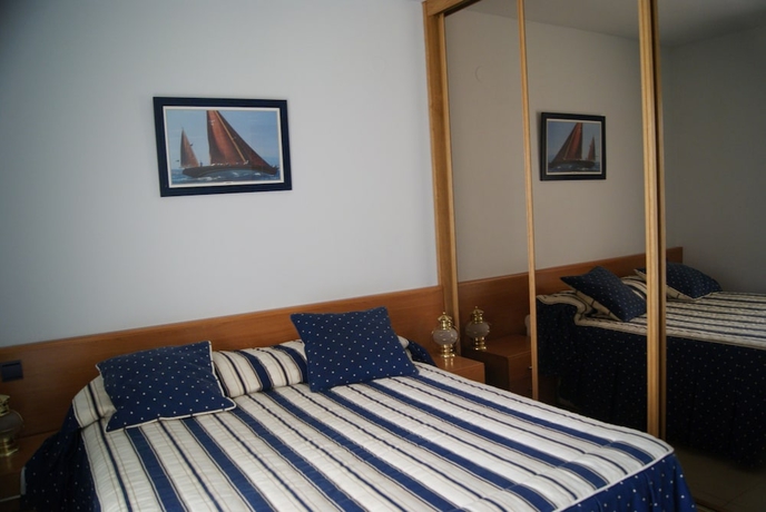 Imagen de la habitación del Apartamentos La Marina, Laredo. Foto 8