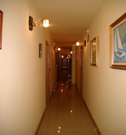 Imagen de los interiores del Apartamentos La Marina, Laredo. Foto 19