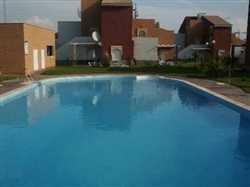 Imagen de la piscina del Apartamentos La Menara. Foto 5